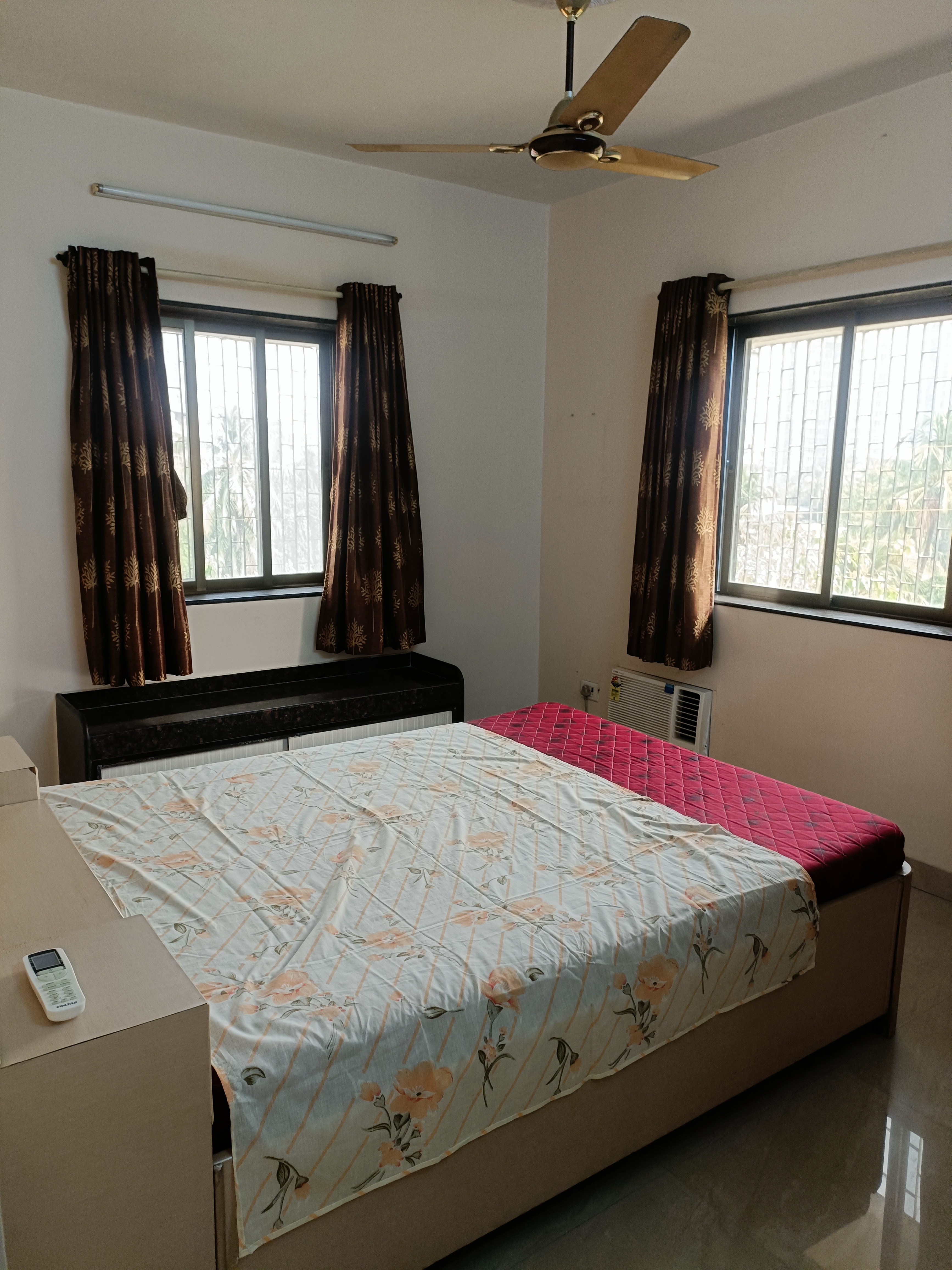 TWO BHK ON RENT AT MAGNUM TOWER  LOKHANDWALA